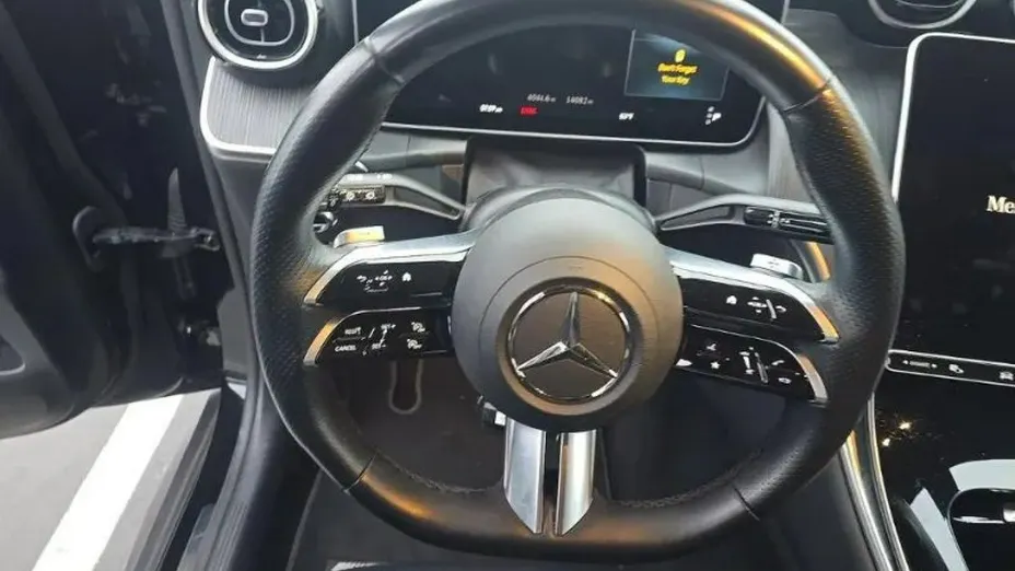 MERCEDES-BENZ GLC -