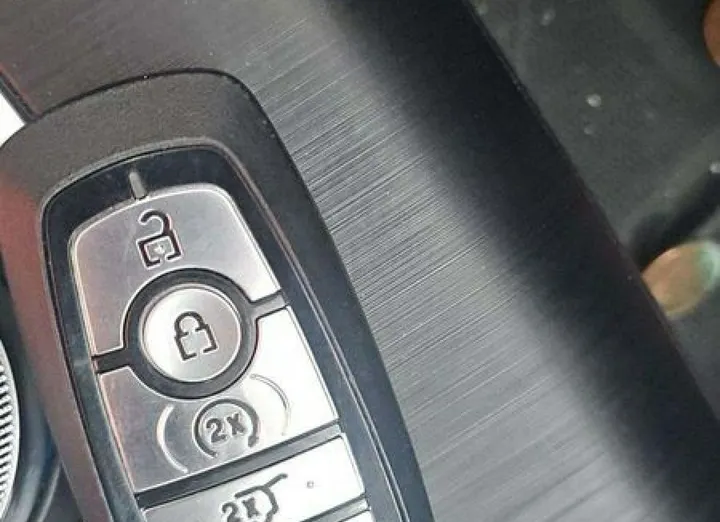 FORD Escape -