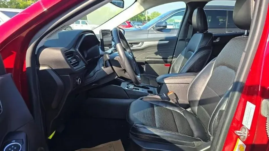 FORD Escape -