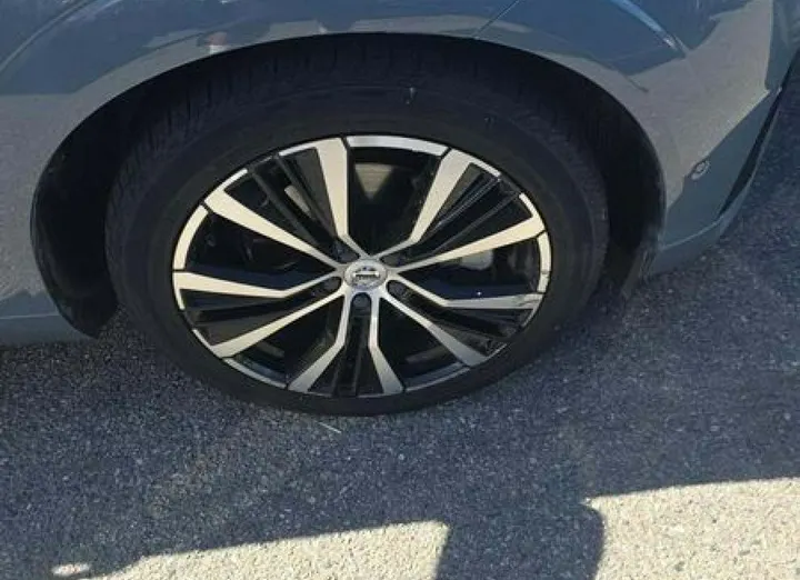 VOLVO XC60 -