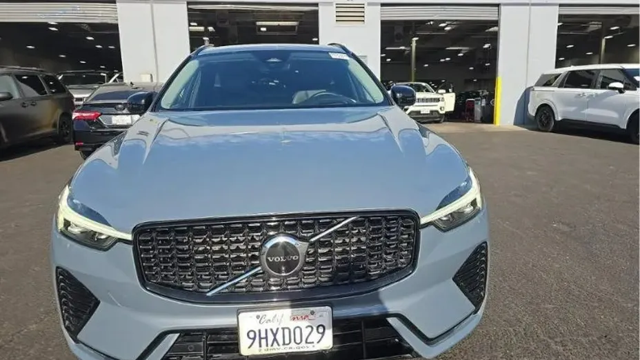 VOLVO XC60 -
