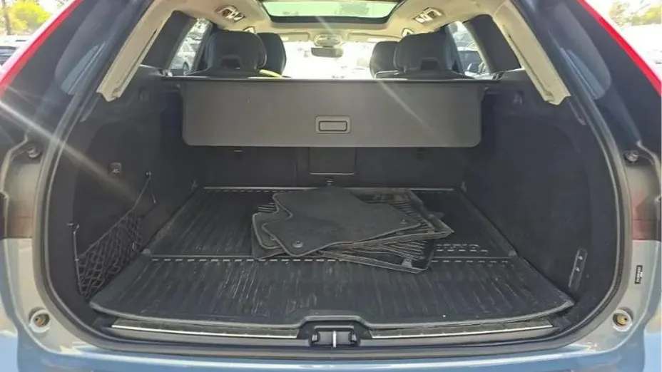 VOLVO XC60 -