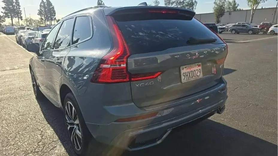 VOLVO XC60 -