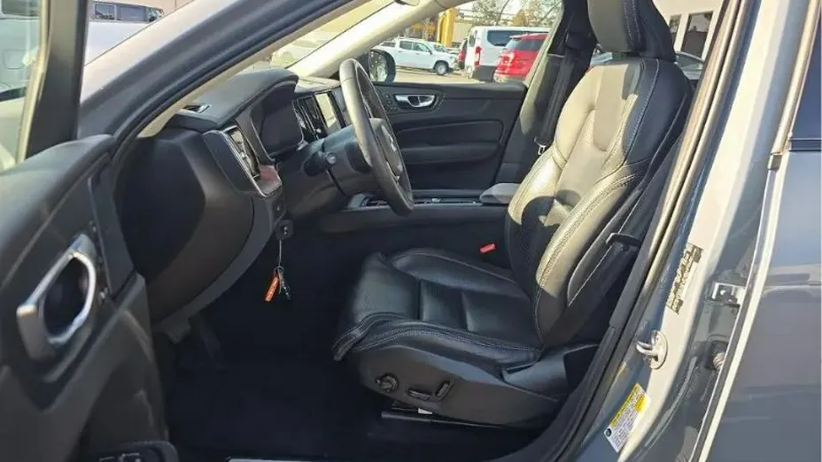 VOLVO XC60 -
