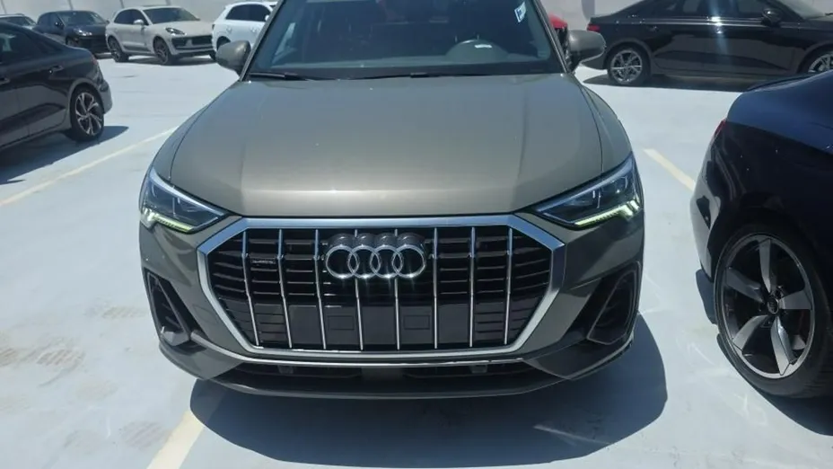 AUDI Q3 -