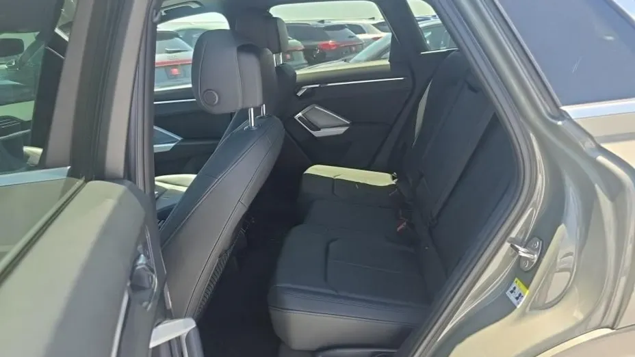 AUDI Q3 -