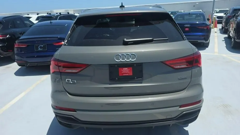 AUDI Q3 -