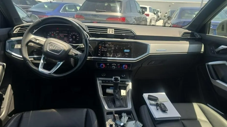 AUDI Q3 -