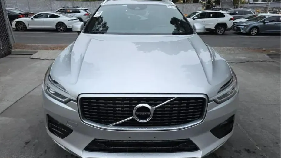 VOLVO XC60 -