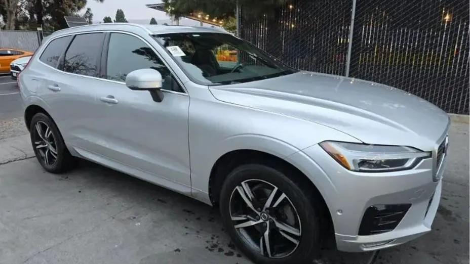 VOLVO XC60 -