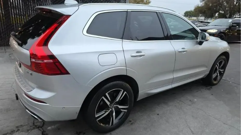 VOLVO XC60 -