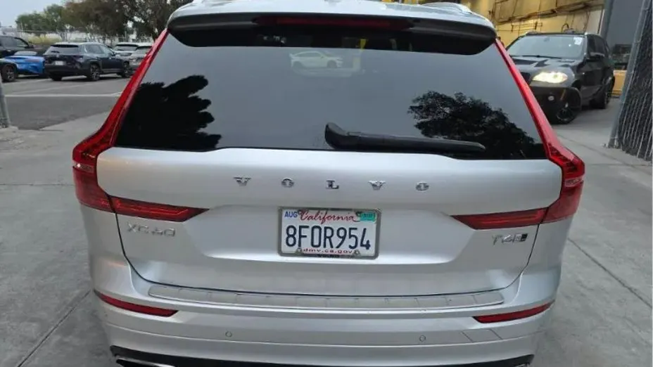 VOLVO XC60 -