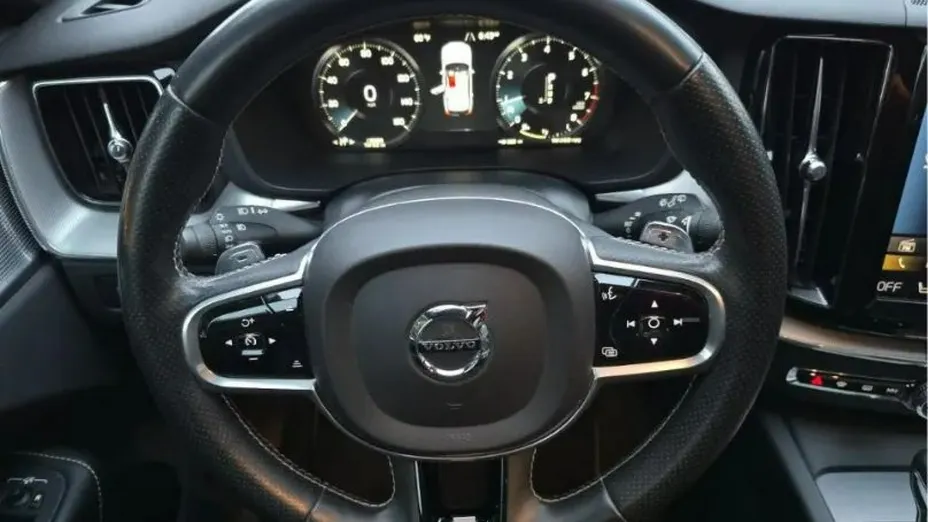 VOLVO XC60 -