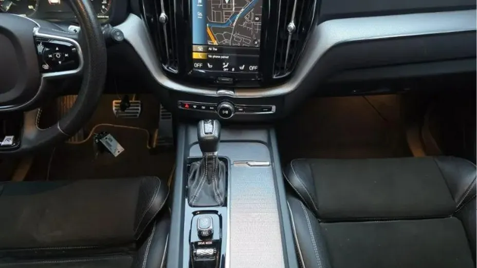 VOLVO XC60 -