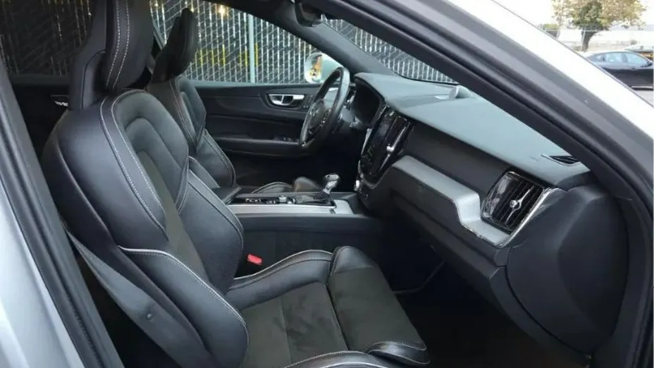 VOLVO XC60 -