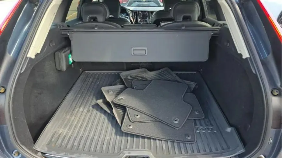 VOLVO XC60 -
