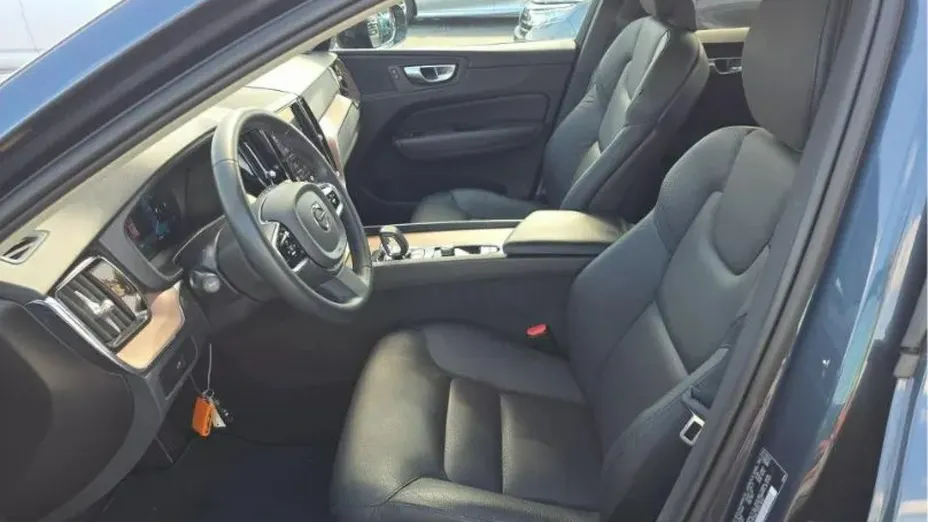 VOLVO XC60 -