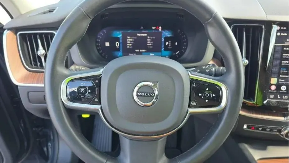 VOLVO XC60 -