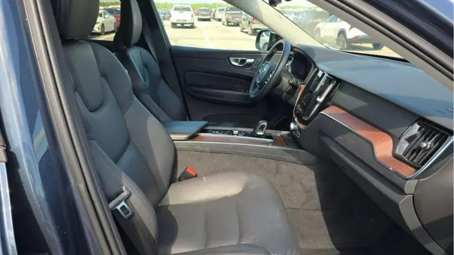 VOLVO XC60 -