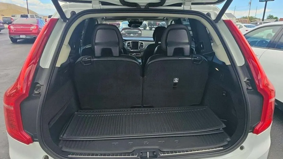 VOLVO XC90 -