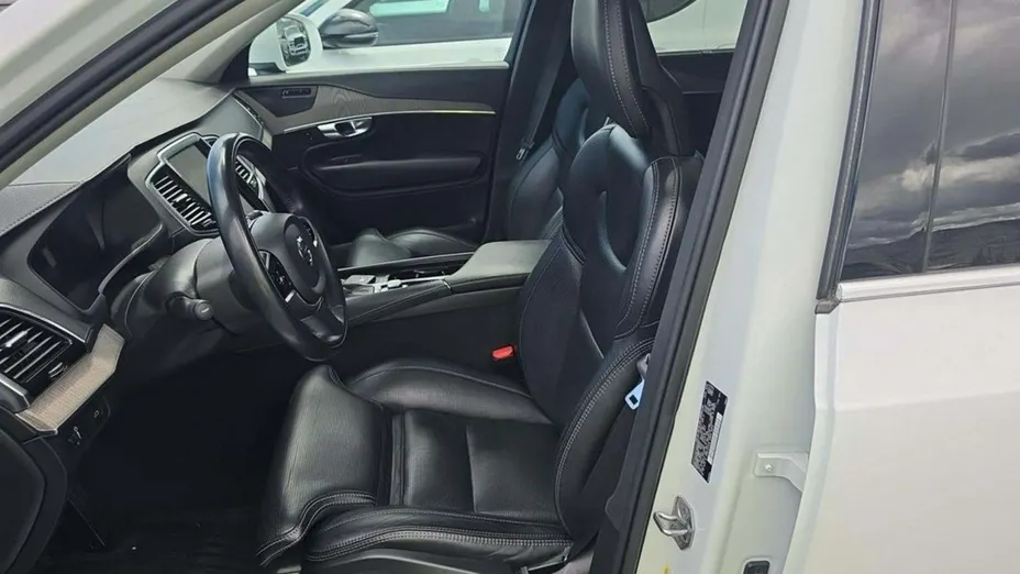 VOLVO XC90 -