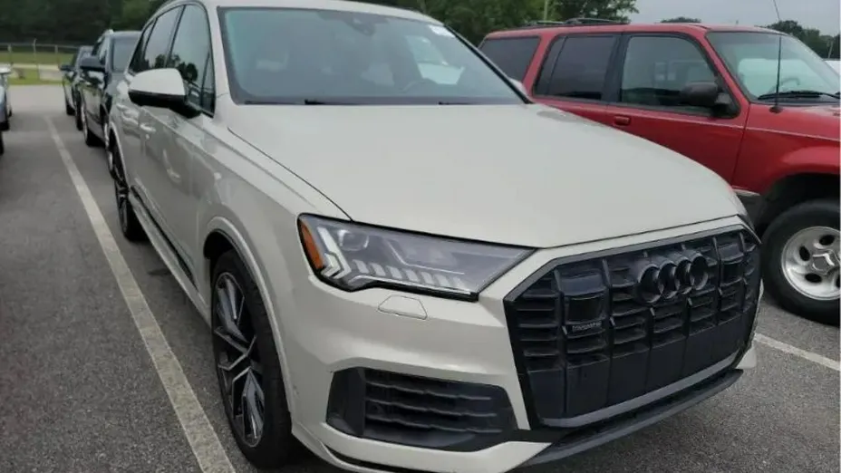 AUDI Q7 -