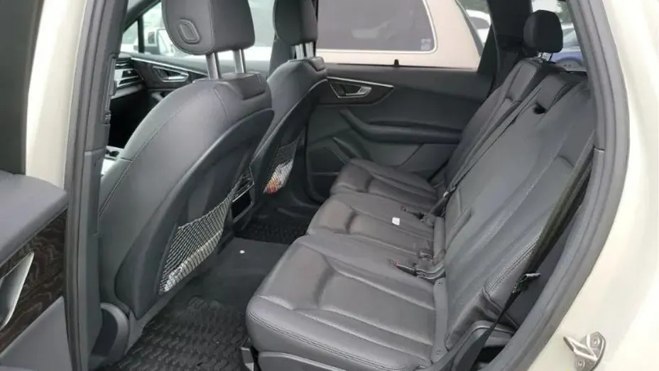 AUDI Q7 -