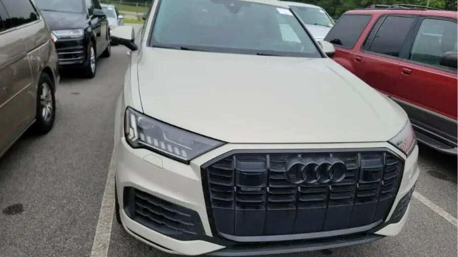 AUDI Q7 -