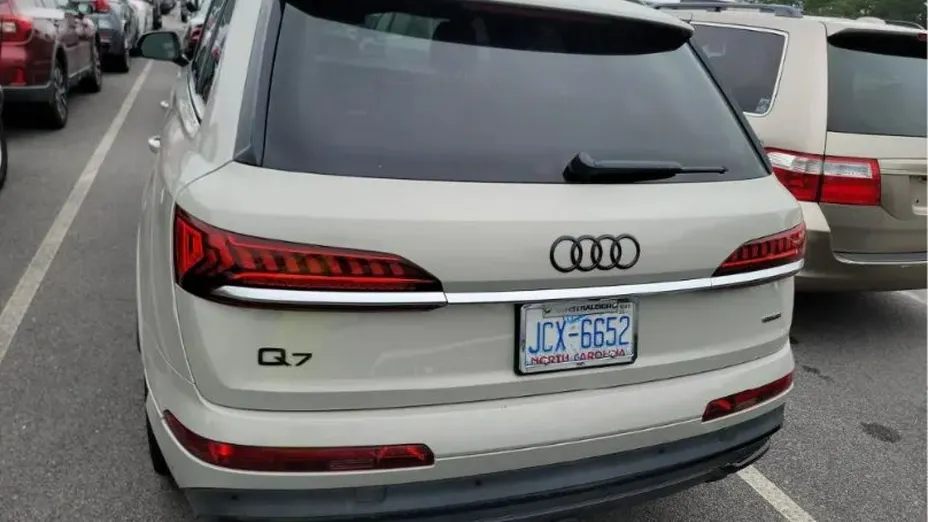 AUDI Q7 -