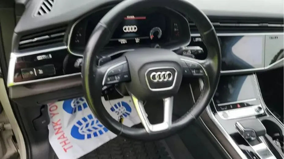 AUDI Q7 -