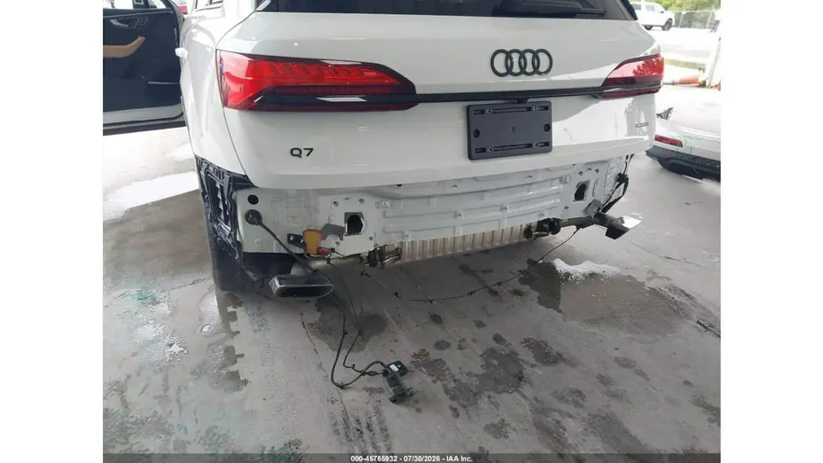 AUDI Q7 -