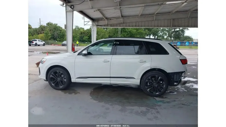AUDI Q7 -