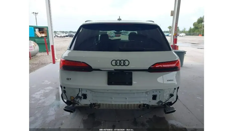 AUDI Q7 -