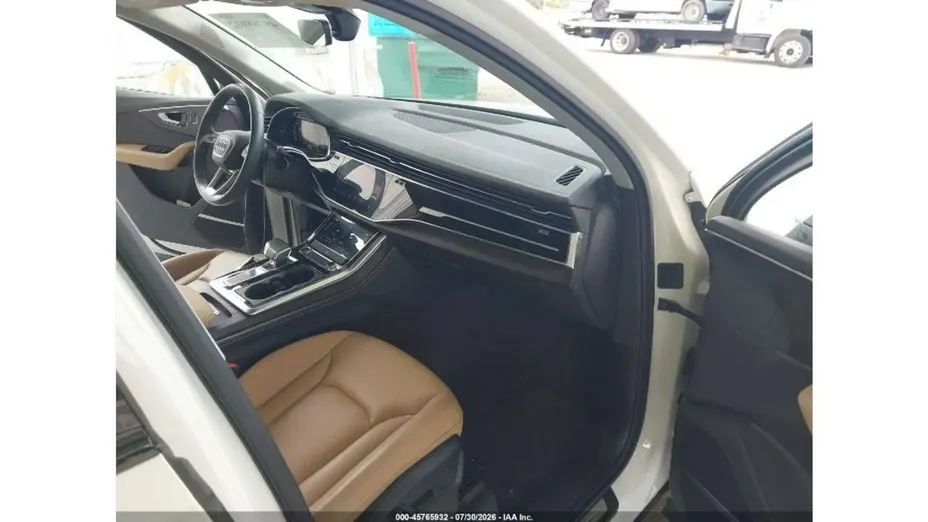 AUDI Q7 -