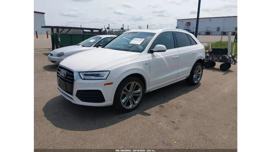 AUDI Q3 -