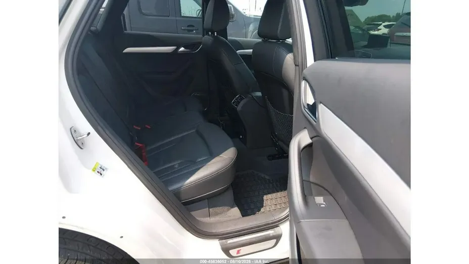 AUDI Q3 -