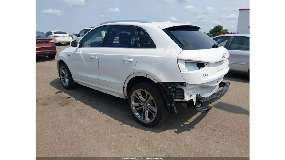 AUDI Q3 -
