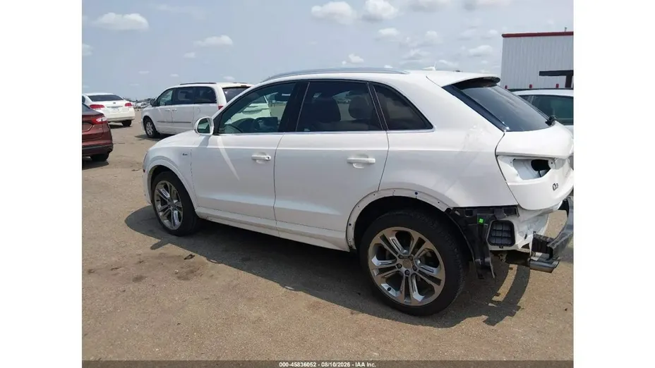 AUDI Q3 -