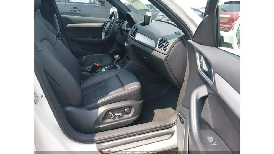 AUDI Q3 -