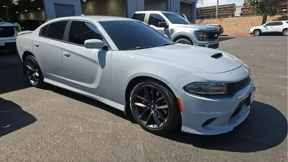 DODGE Charger -