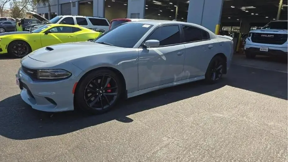 DODGE Charger -
