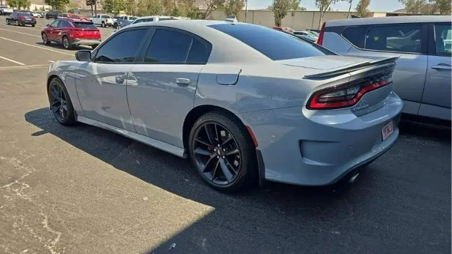 DODGE Charger -