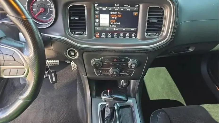 DODGE Charger -