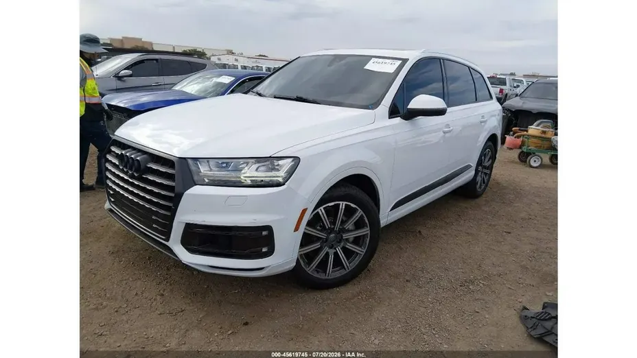 AUDI Q7 -