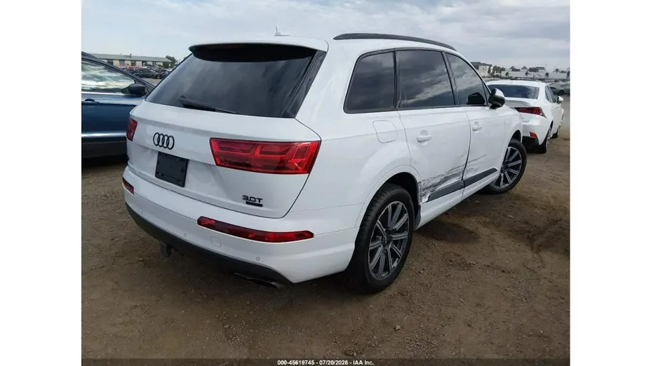AUDI Q7 -
