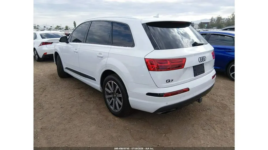 AUDI Q7 -