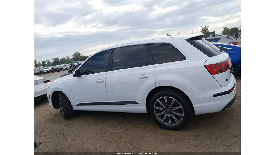 AUDI Q7 -