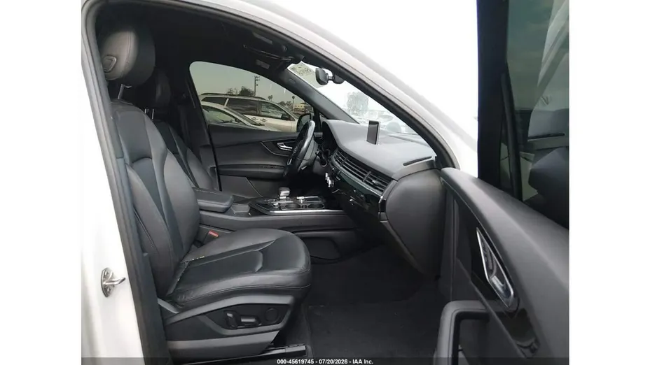 AUDI Q7 -