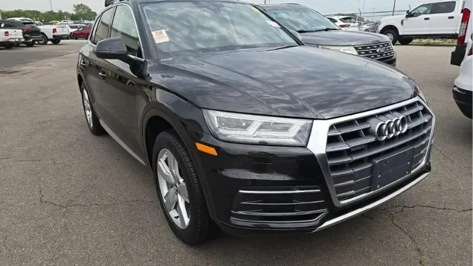 AUDI Q5 -