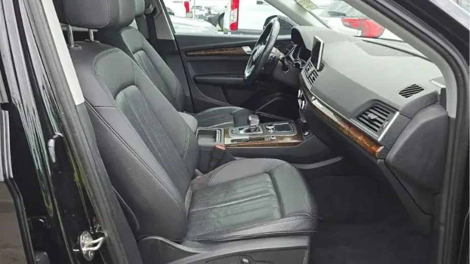 AUDI Q5 -